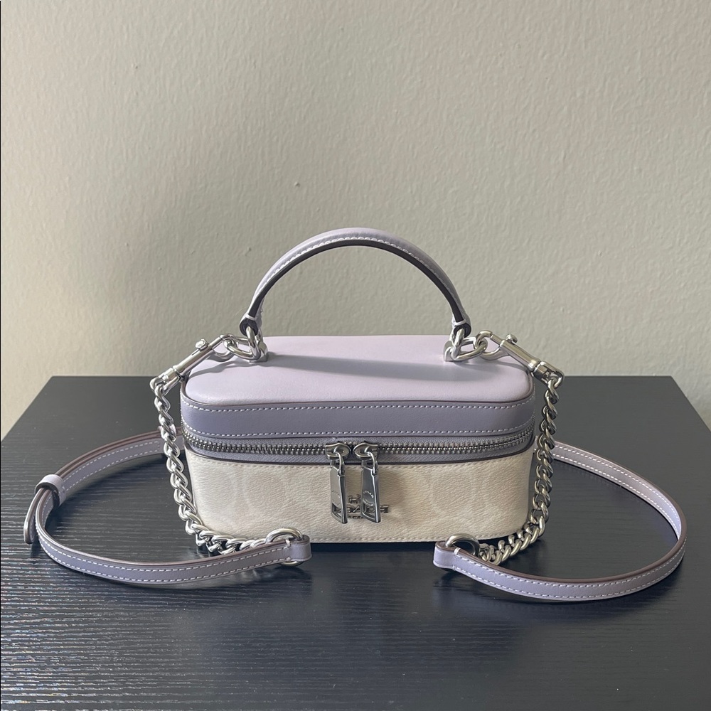 Coach | Train Case Crossbody in Signature Canvas - Picture 11 of 12